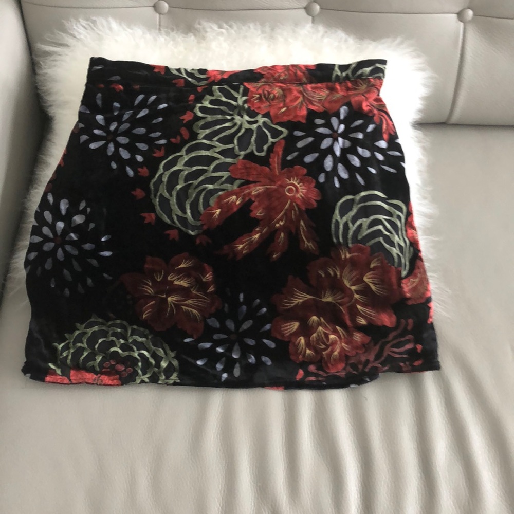 Floral print skirt